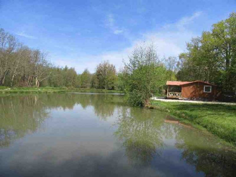 Maison a vendre avec etang ou riviere